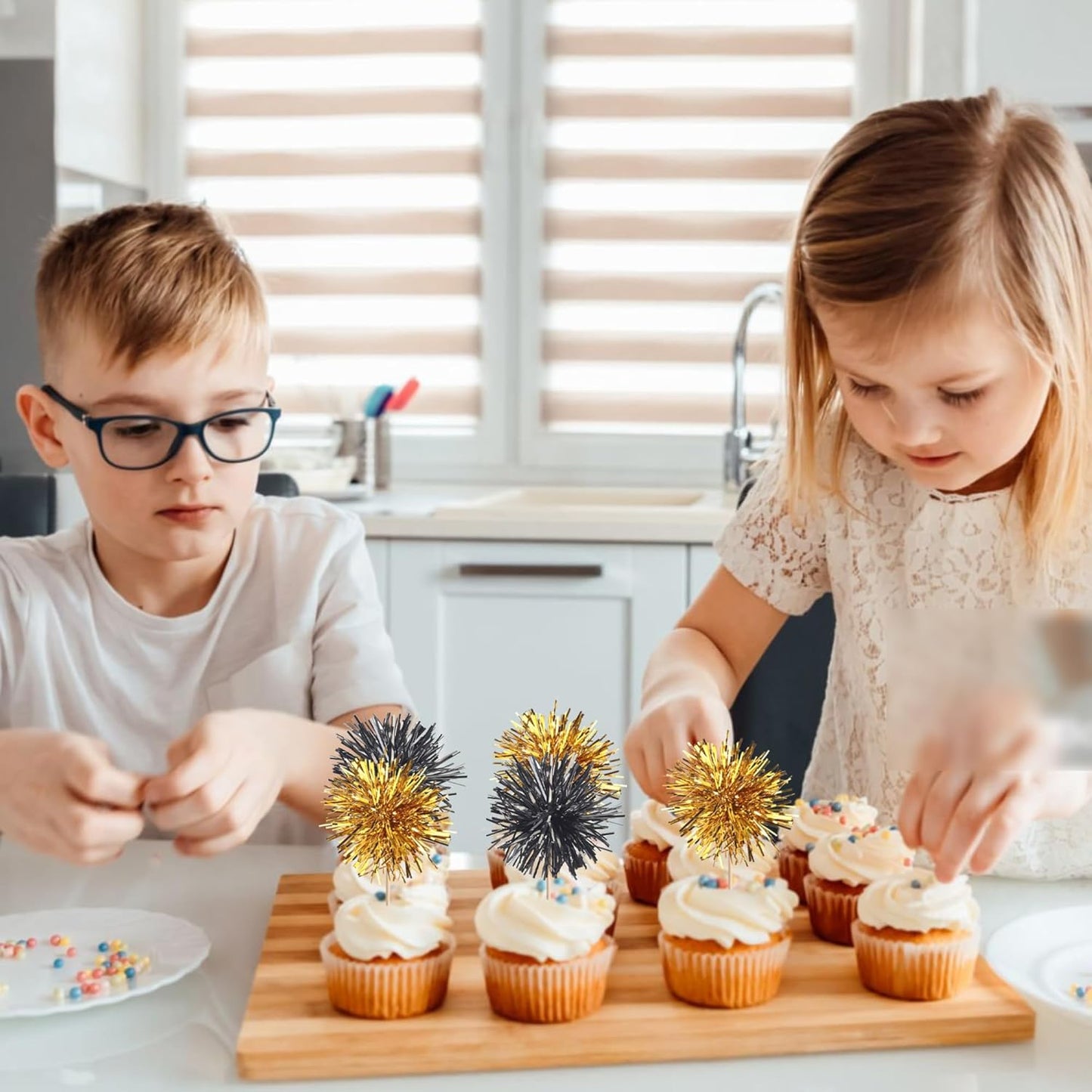 40 PCS Foil Firework Cupcake Toppers Sparkle Tinsel Cupcake Picks Fireworks Birthday Party Decorations Cocktail Fruit Toothpick for Birthday Wedding Graduation Party Decorations Supplies Black Gold