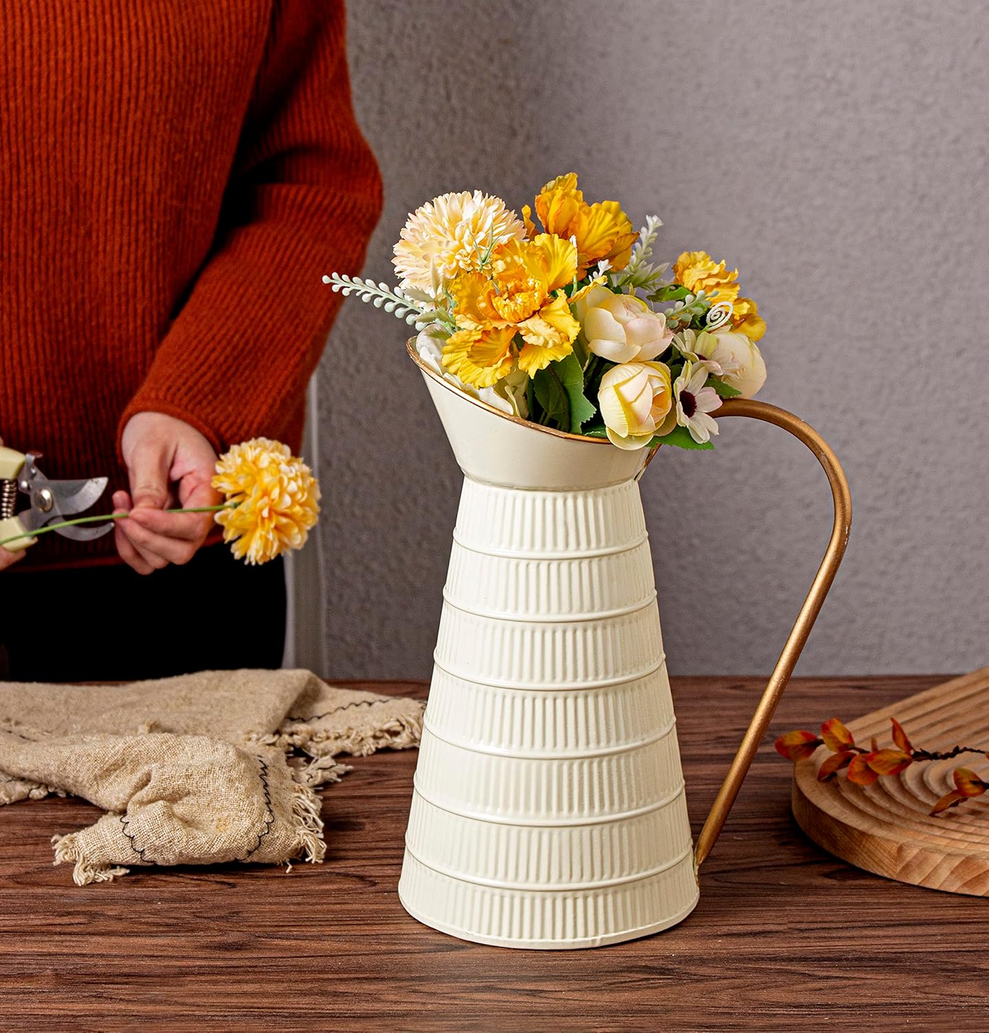 Elegant Cream/White Metal Pitcher Vase, Farmhouse Galvanized Flower Vase, Rustic Decorative Milk Jug for Home Decor, 10.8''H