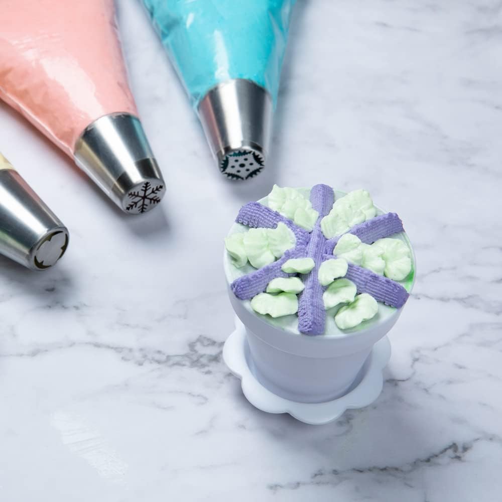 Restaurantware-Russian Piping Tip, 1 Petal Cake Decor Piping Tip - #38, Corrosion-Resistant, Stainless Steel Decorating Tip For Frosting, Dishwashable, Decorate Cupcakes, Cakes, or Cookies