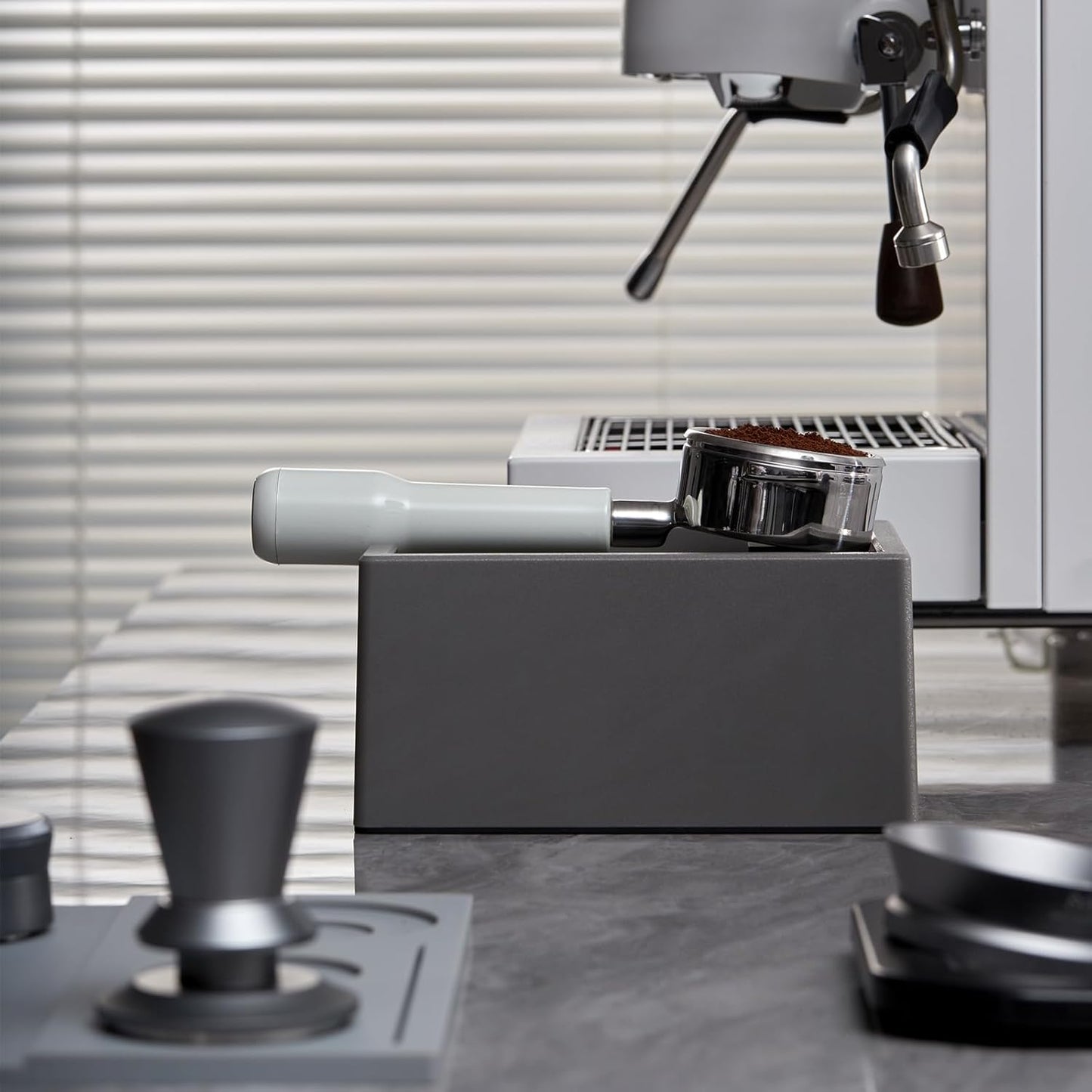 Espresso Knock Box, Durable ABS Plastic Coffee Grounds Dump Bin, Non-Slip Base with Tamping Station, Distribute and Tamp Espresso Product Tool,Espresso Barista Accessories