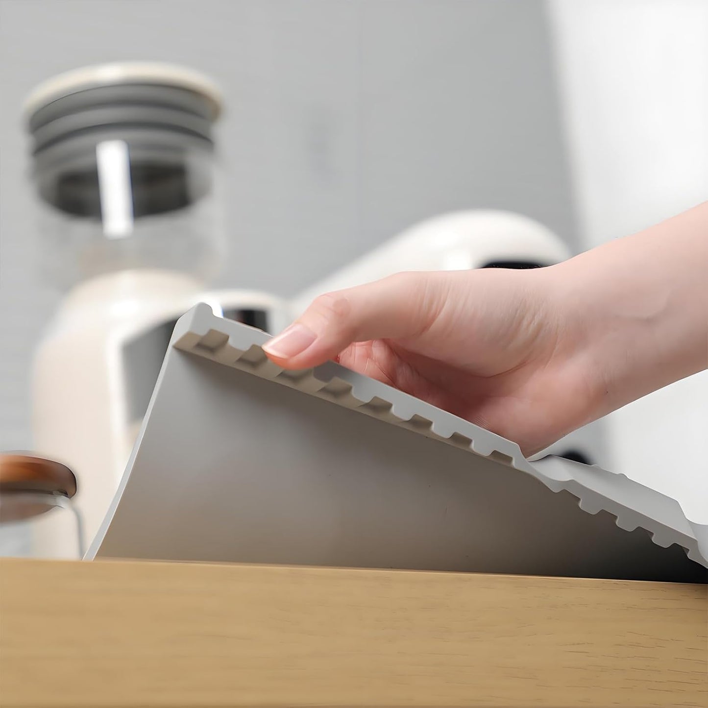 Espresso Tamping Mat Silicone Coffee Tamper Mat with Corner Design, Heat Resistant Non-Slip Coffee Station Pad (Black, Large)