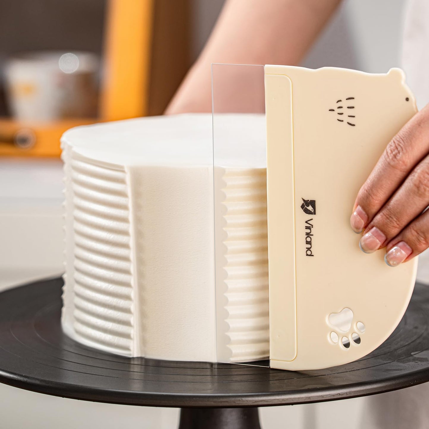 1 Pcs Cake Smoother Scraper, Cake Decorating Supplies, Food-Grade Transparent Flexible PE Plastic Cake Scraper‌ - Designed for bread and cake decoration (4 pcs Scrapers Included, Non-Installable)