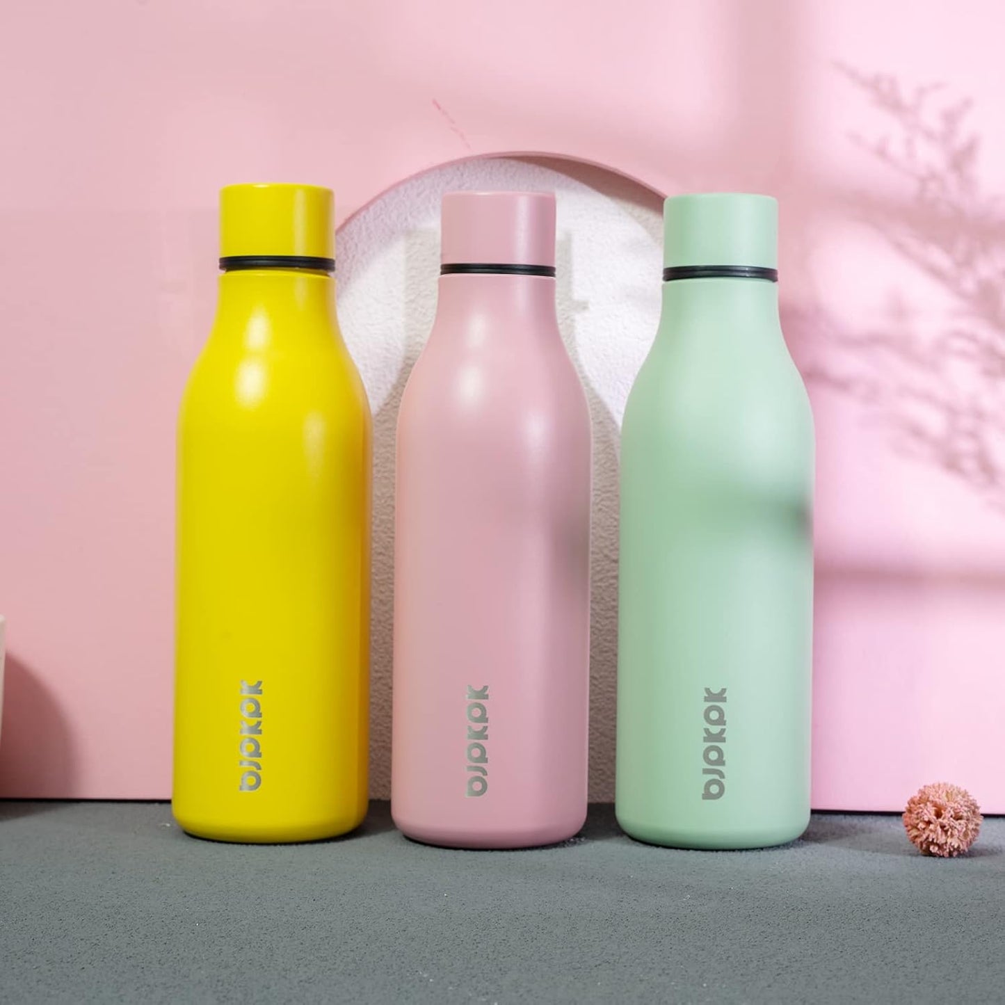 BJPKPK Insulated Water Bottles, 18 oz Stainless Steel Metal Water Bottle with Strap, BPA Free Leak Proof Thermos, Mugs, Flasks, Reusable Water Bottle for Sports & Travel, Yellow