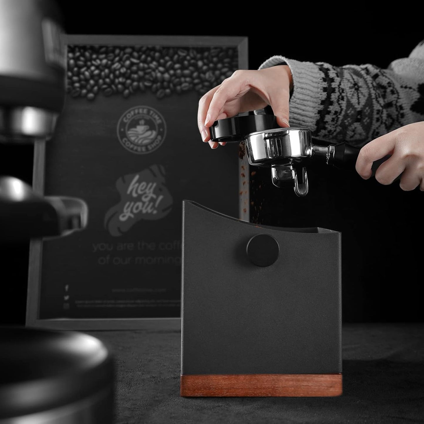CrossCreek Coffee Knock Box | 2.5L Large Espresso Grounds Container | Metal & Walnut Wood | Removable Silicone Knock Bar & Non-Slip Base | Espresso Accessories for Coffee Bar | Black