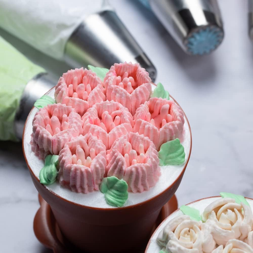 Restaurantware-Russian Piping Tip, 1 Tulip Cake Decor Piping Tip - #52, Corrosion-Resistant, Stainless Steel Decorating Tip For Frosting, Dishwashable, Decorate Cupcakes, Cakes, or Cookies