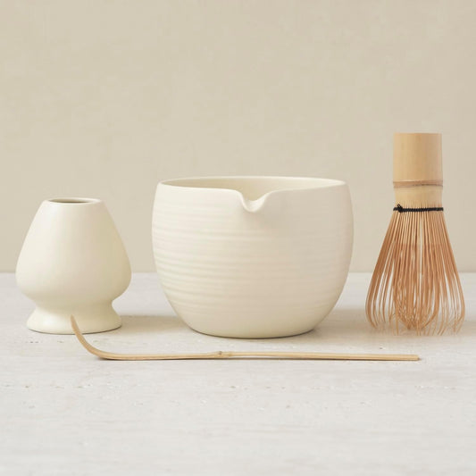 WENSHUO Matcha Whisk Set, Ceramic Matcha Bowl & Whisk Holder, Bamboo Accessory, Modern Design (Matte Crème, Pouring Spout)