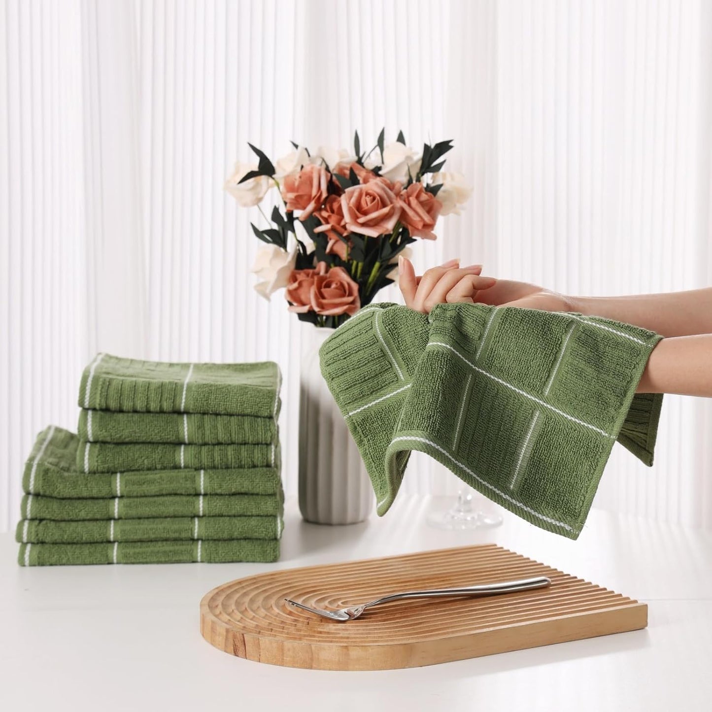 Glynniss Kitchen Towels and Dishcloths Set, Four Dish Towels 16x26 Inches, Four Absorbent Dish Cloths for Washing Dishes 12x12 Inches, Cleaning and Drying for Everyday Use Pack of 8 (Green)
