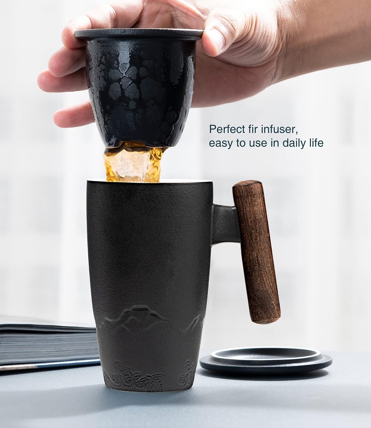 suyika Tomotime Ceramic Tea Cup with Infuser and Lid Tea Mugs Wooden Handle 400ml/13.5oz Black