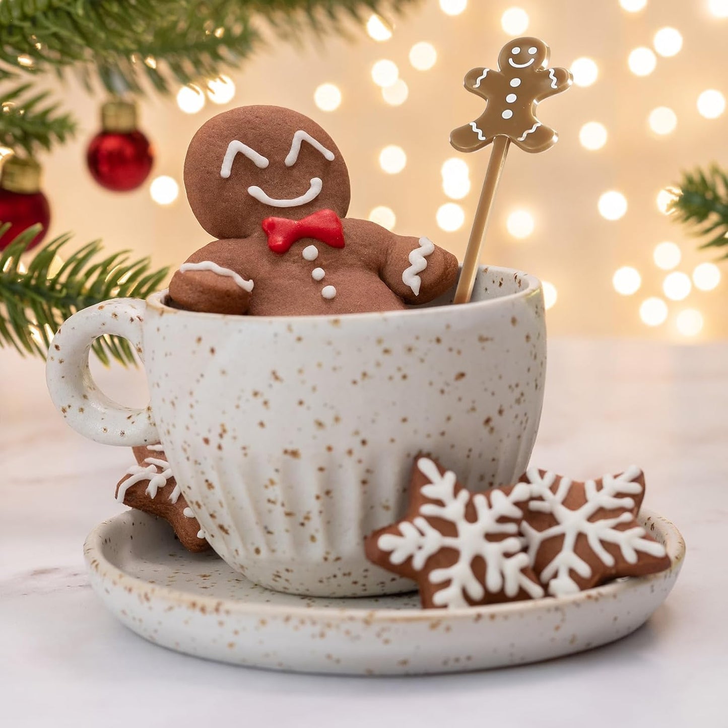 30 Pcs Christmas Drink Stirrers Xmas Stir Stick Holiday Coffee Swizzle Stick Reusable Plastic Hot Cocoa Bar Chocolate Decoration Cocktail Mixer(Gingerbread Man,Cute Color)