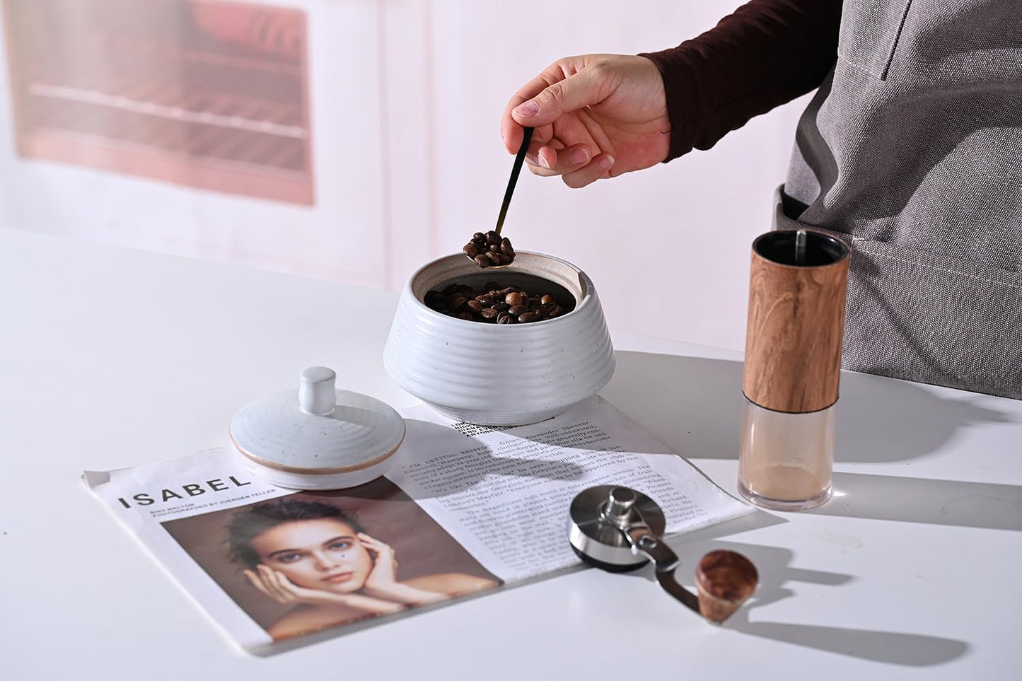 Retro Kitchen Canisters Ceramic Food Storage Jar Roud Shape with Silicone Airtight Lid for Tea, Coffee, Nuts, Herb, Spice, Sugar (Low White)