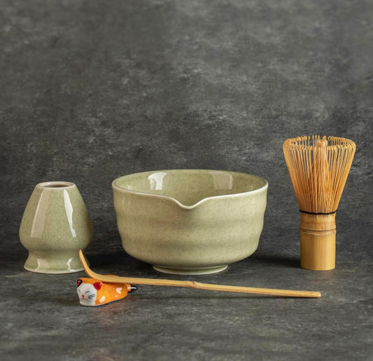 Matcha Whisk Set，Matcha Set includes Match Bowl with Spout and Whisk, Matcha Whisk Stand,Bamboo Matcha Scoop，5 Pcs Complete Ceramic Matcha Kit