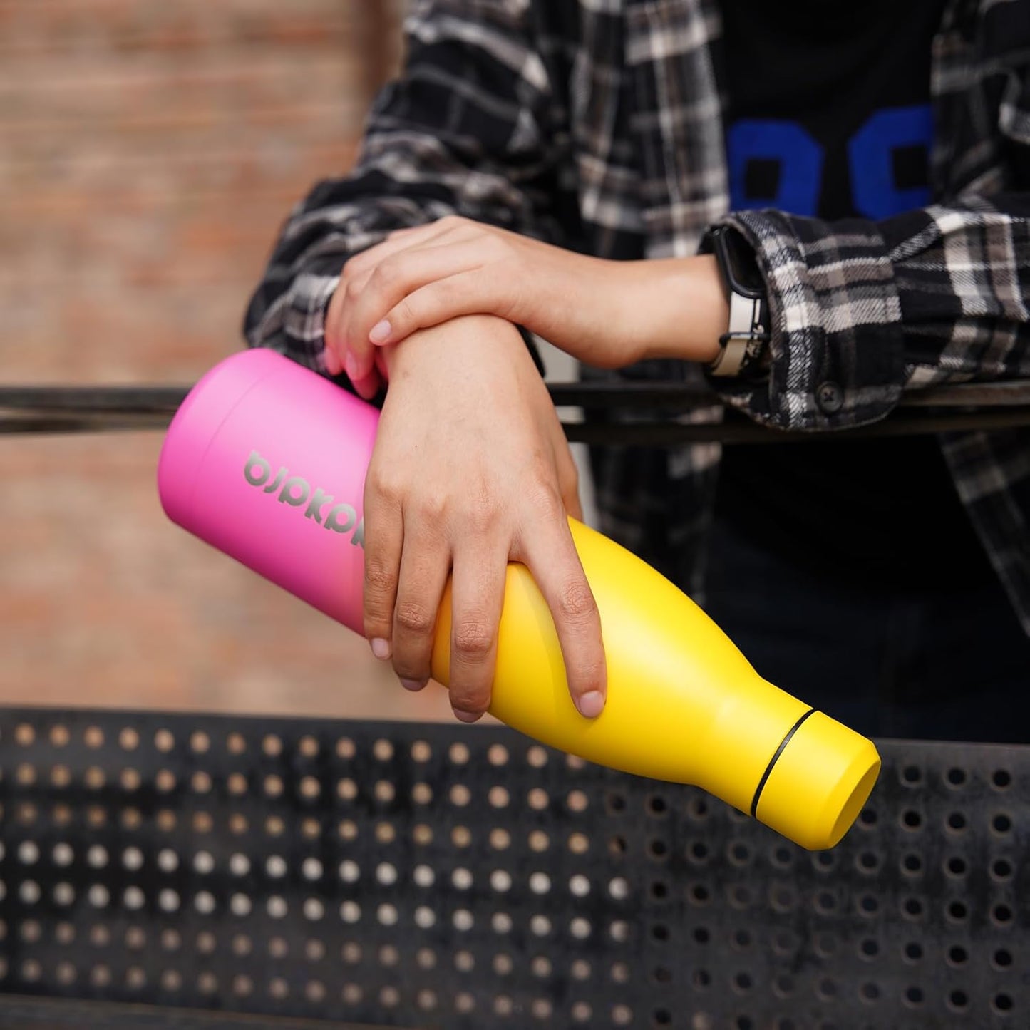 BJPKPK 25oz Insulated Water Bottle Double Wall Vacuum Insulated Stainless Steel Water Bottles for Spots Keep Cold and Hot,Sky