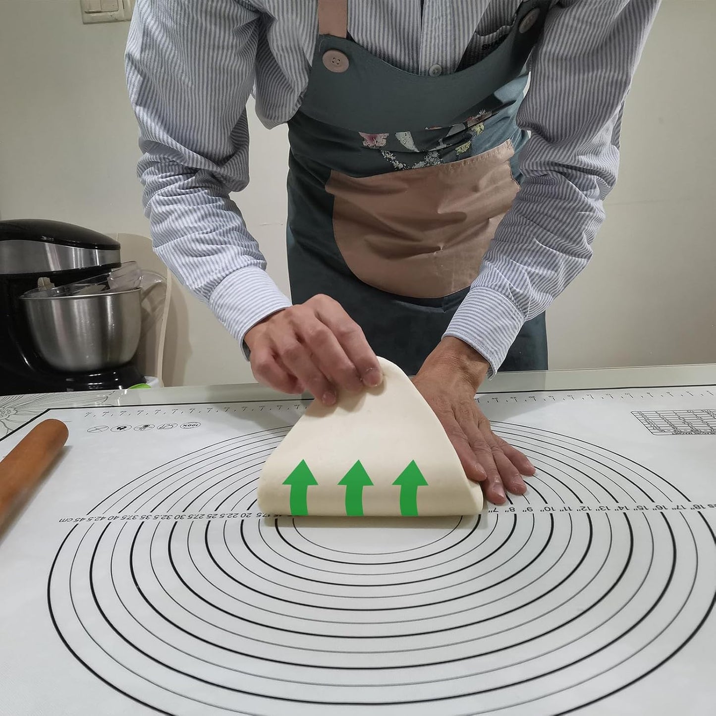 Yansumi Silicone Pastry Mat Extra Large Non-Slip Mat for Rolling Dough Pie Crust and Baking Non-Stick with Measurements (16x12,Black)