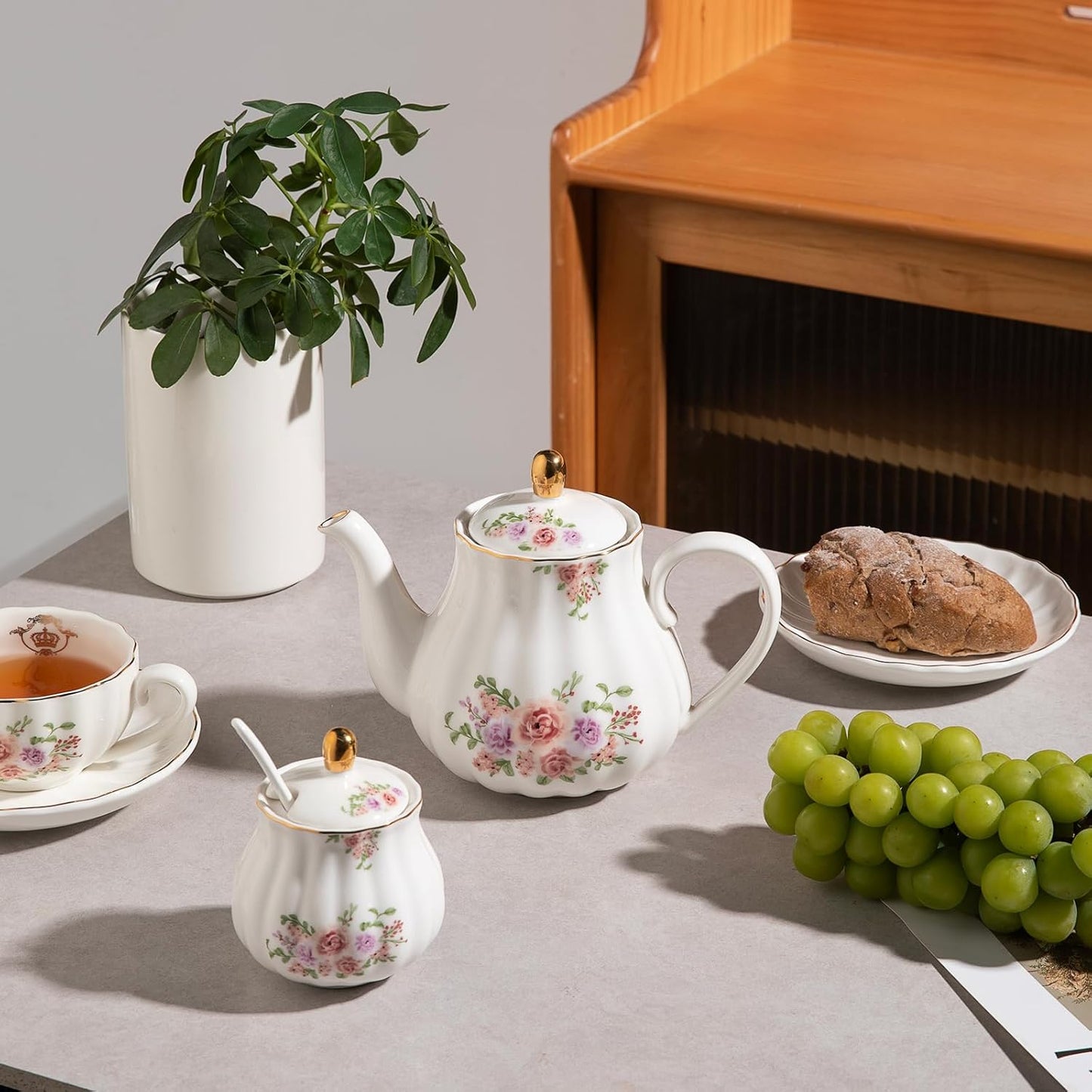 Sweejar Royal Teapot, Ceramic Tea Pot with Removable Stainless Steel Infuser, Blooming & Loose Leaf Teapot (Rose Flower, 40 Ounce)