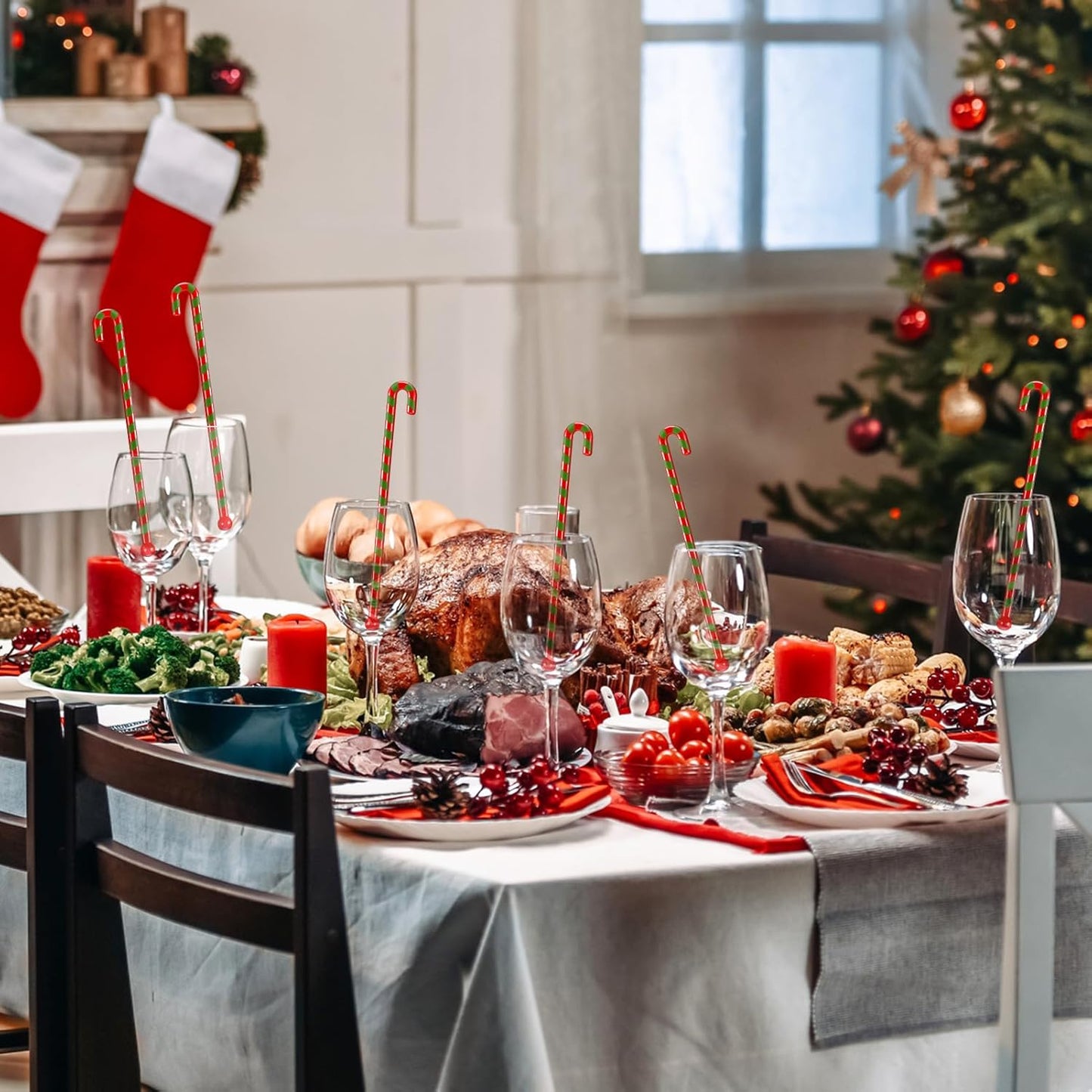 30 Pcs Christmas Coffee Stirrers Candy Cane Swizzle Sticks Coffee Bar Decoration Hot Cocoa Plastic Cocktails Drink Stirrers Reusable Beverage Stir Gifts for Xmas Party Supplies (Red, Green)