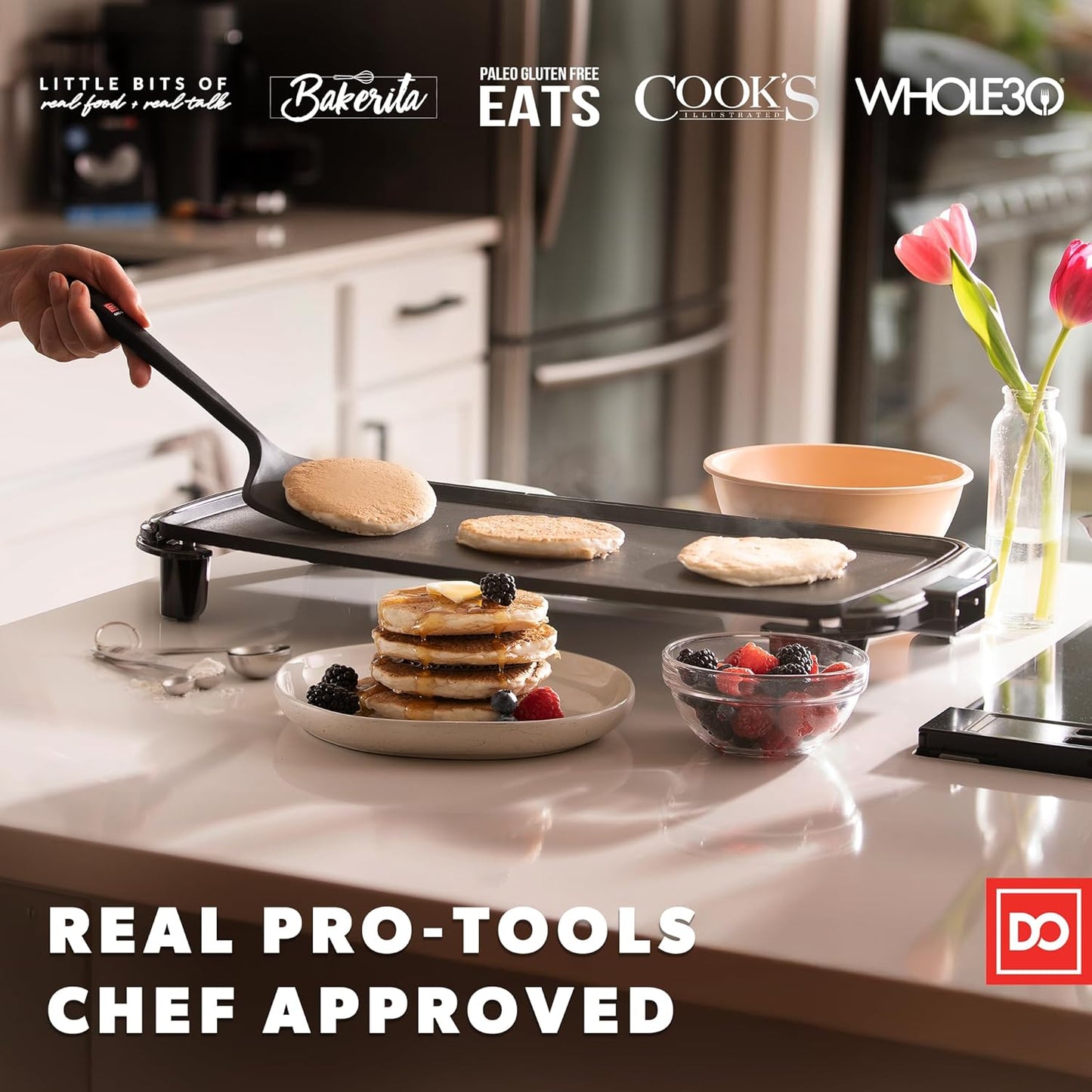 DI ORO Silicone Turner Spatula Set - Kitchen Spatulas for Nonstick Cookware - Cooking Utensils for Flipping Eggs & Pancakes - 600°F Heat-Resistant BPA Free Turners - Dishwasher Safe (4pc, Black)