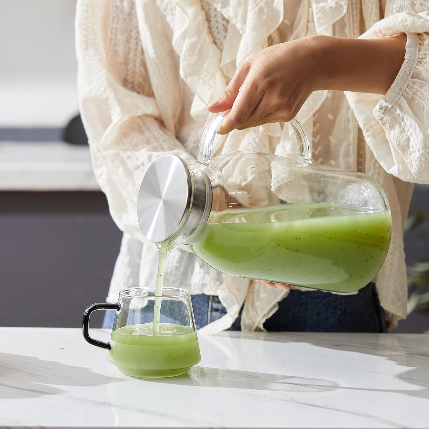 Karafu 81 Ounces/2.4 Liter Glass Pitcher with Lid, Heat-resistant Water Jug for Hot/Cold Water, Ice Tea and Juice Beverage