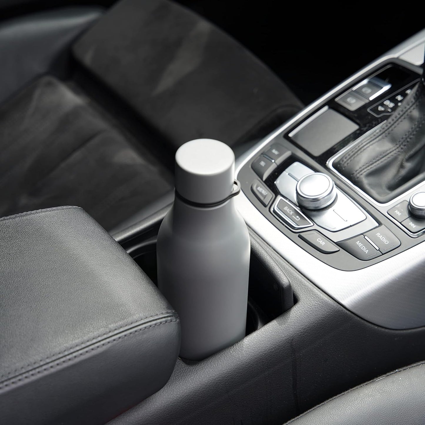 BJPKPK Insulated Water Bottles, 18 oz Stainless Steel Metal Water Bottle with Strap, BPA Free Leak Proof Thermos, Mugs, Flasks, Reusable Water Bottle for Sports & Travel, Grey