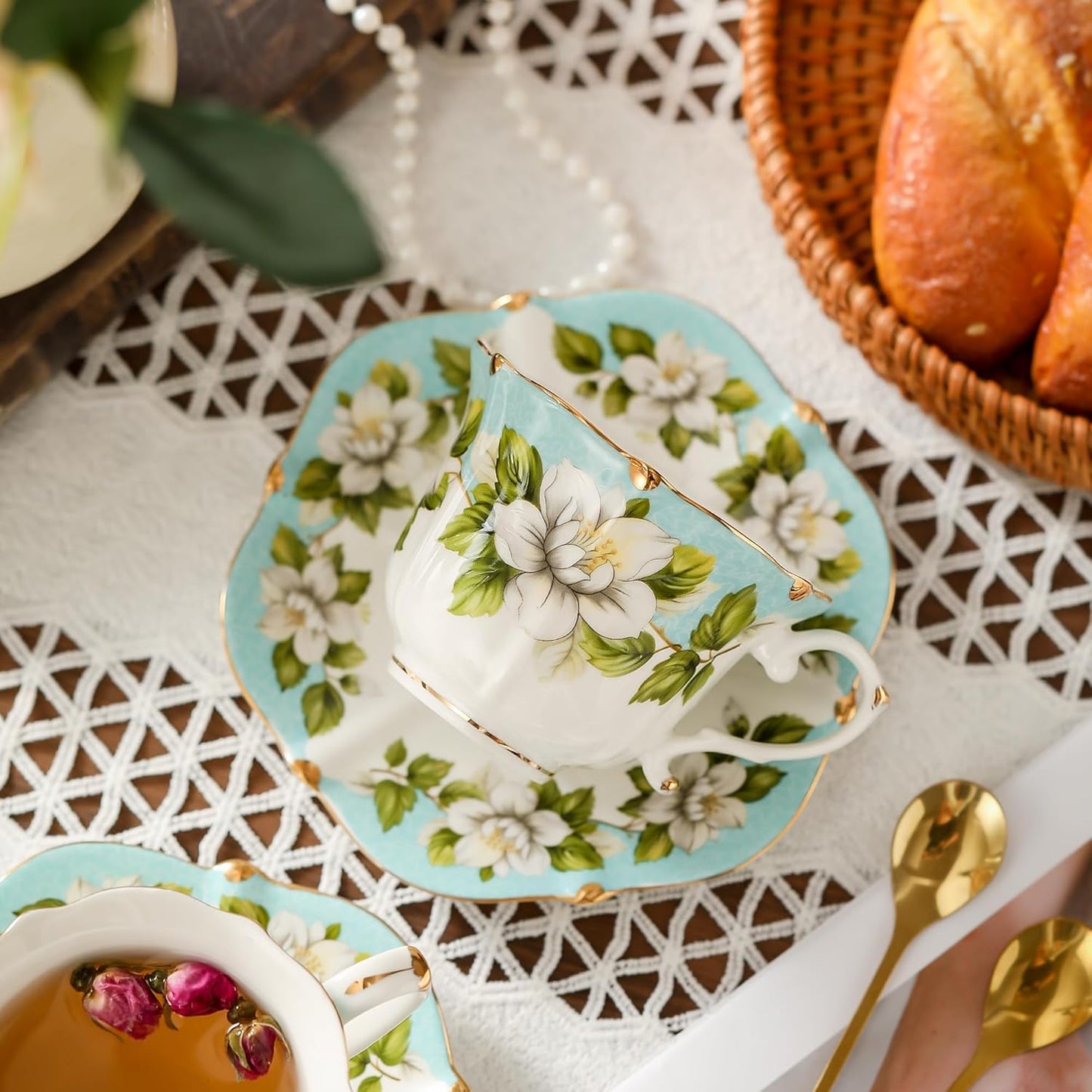 18 Peices Bone China Tea Cup And Saucer Set