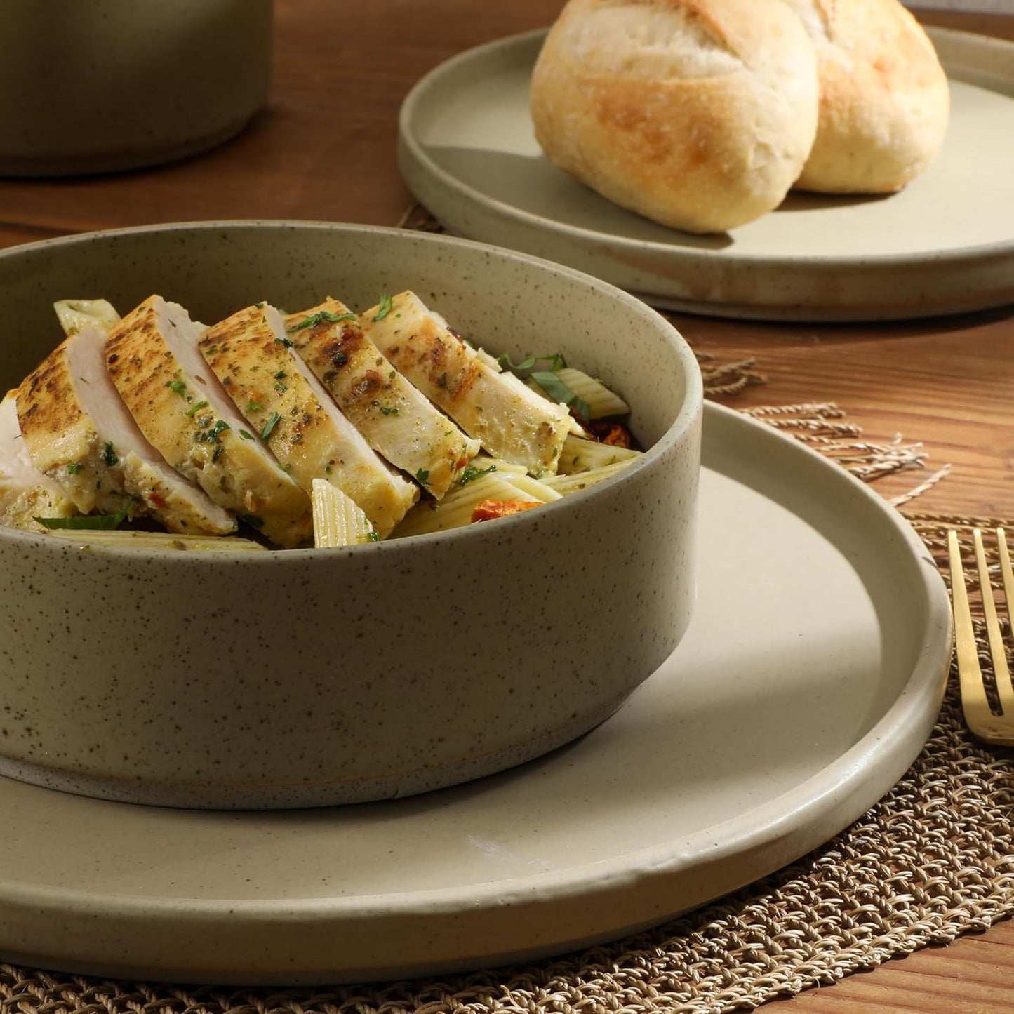 Gibson Elite Tatum Premium Porcelain Matte Reactive Glaze 16-Piece (Service for 4) Plates and Bolws Stackable Dishes Ceramic Dinnerware - Green