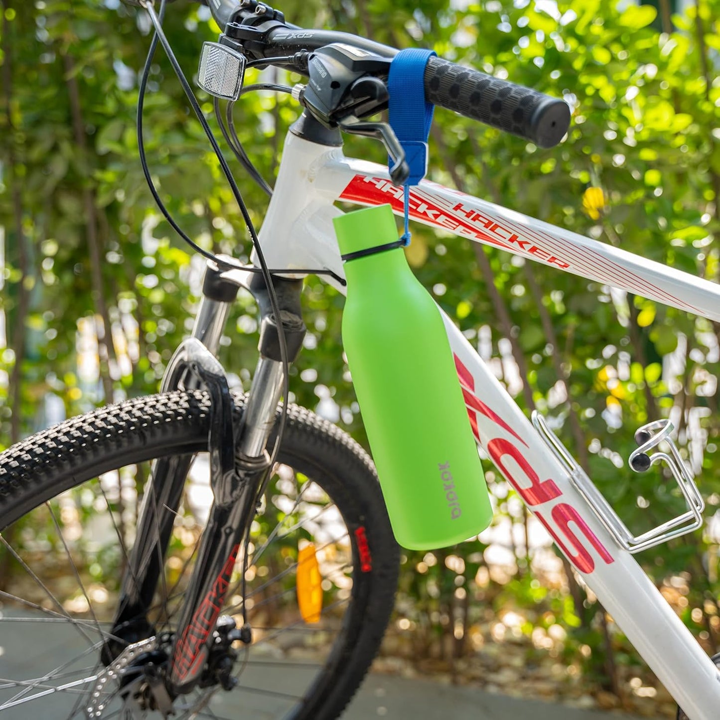 BJPKPK Insulated Water Bottles, 18 oz Stainless Steel Metal Water Bottle with Strap, BPA Free Leak Proof Thermos, Mugs, Flasks, Reusable Water Bottle for Sports & Travel, Green