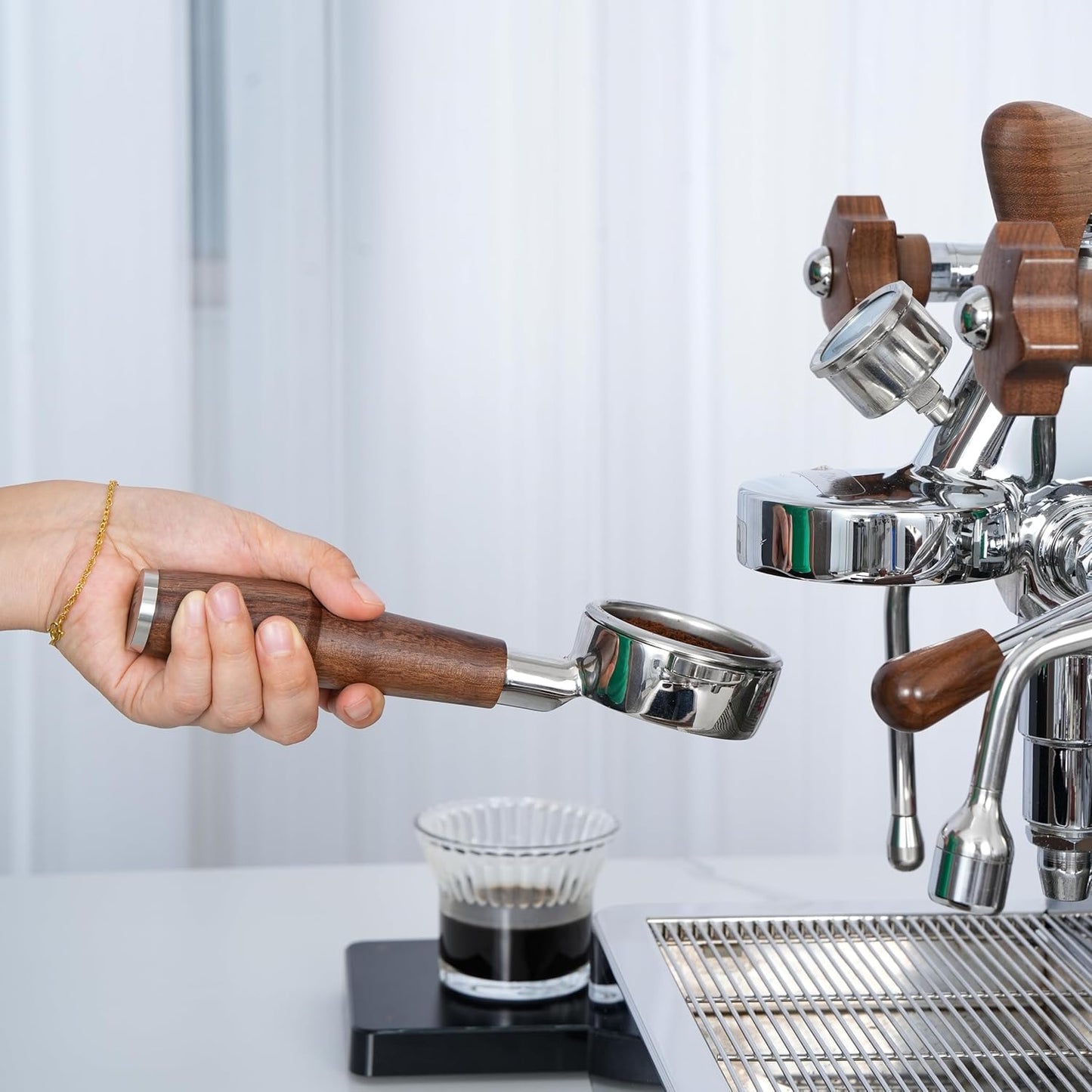 58mm Tamper Kit for E61 Group Head 6pcs Walnut Auto Tamper, Bottomless Portafilter 58mm, Magnetic Espresso Funnel, Distribution Tool, and WDT Needle Distributor