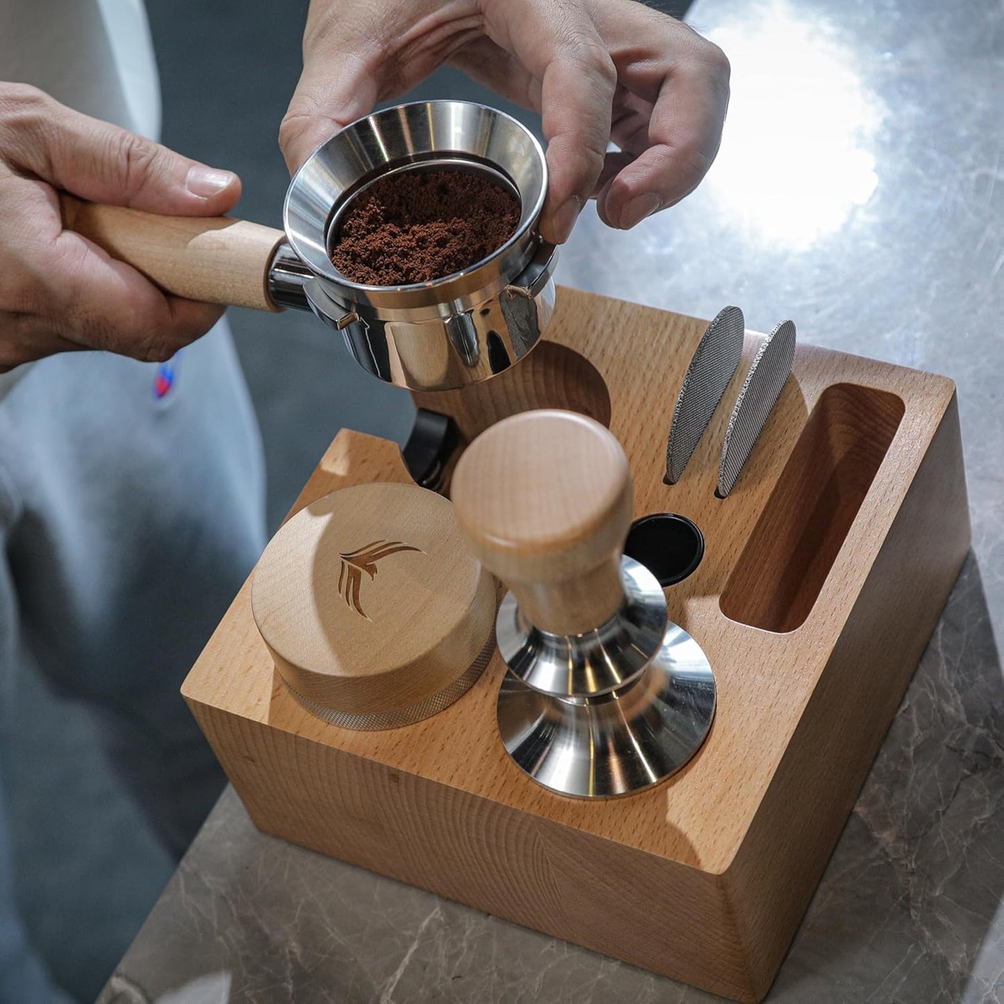 58mm Tamper Kit for E61 Machines – Maple Bottomless Portafilter, Spring Tamper, Distributor, Dosing Funnel & Tamping Station | Compatible with Rocket, Lelit, Profitec, ECM